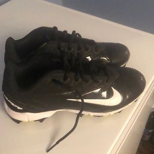 Nike baseball cleats size 6y barely used
